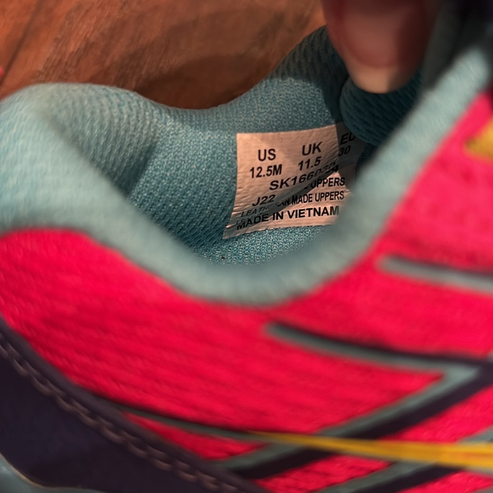 NWOB Saucony Big Kids' Wind 2.0 Sneaker - 12.5M US - Picture 7 of 7